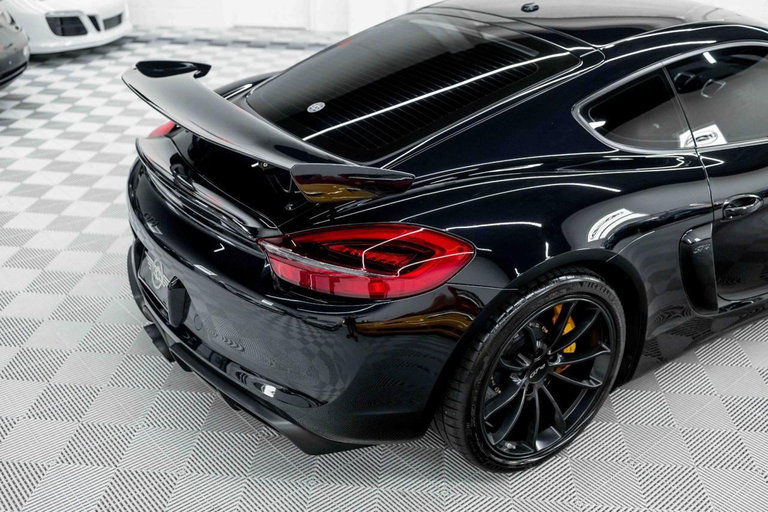 Porsche 981 Cayman GT4