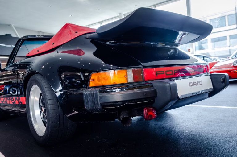 Porsche 911 Carrera 3.2