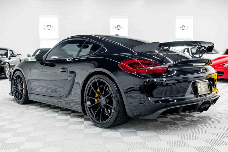 Porsche 981 Cayman GT4