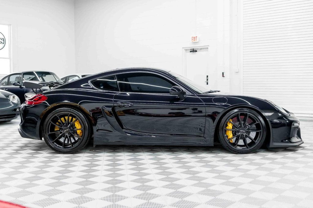 Porsche 981 Cayman GT4