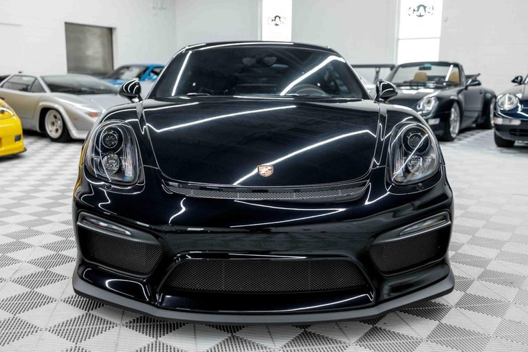 Porsche 981 Cayman GT4