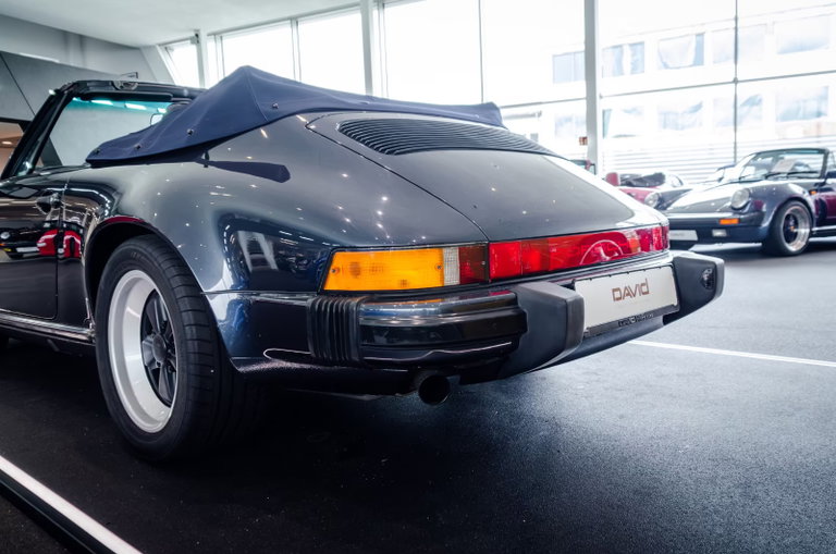 Porsche 911 Carrera 3.2