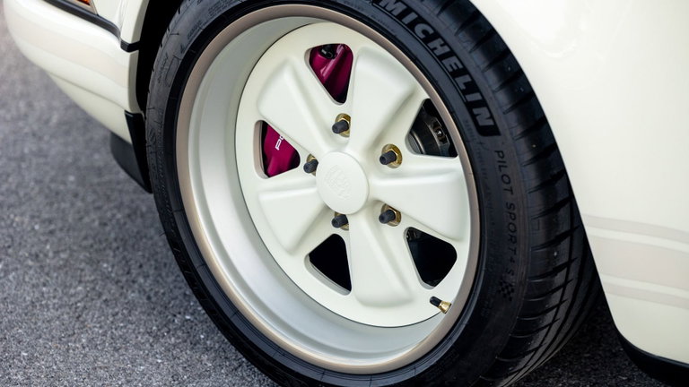 Porsche 911 Reimagined by Singer
