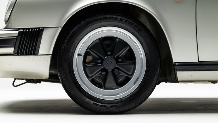 Porsche 911 Carrera 3.2 Speedster
