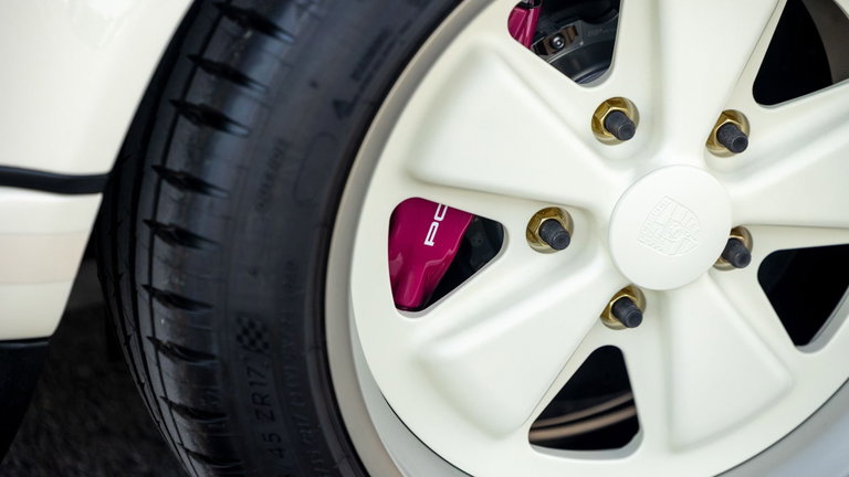 Porsche 911 Reimagined by Singer