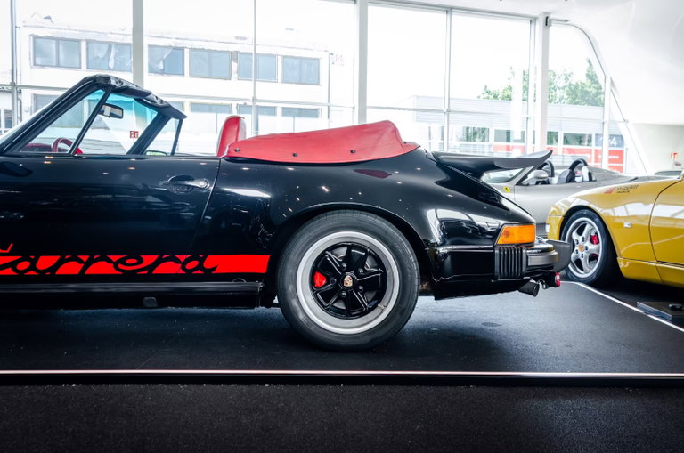 Porsche 911 Carrera 3.2