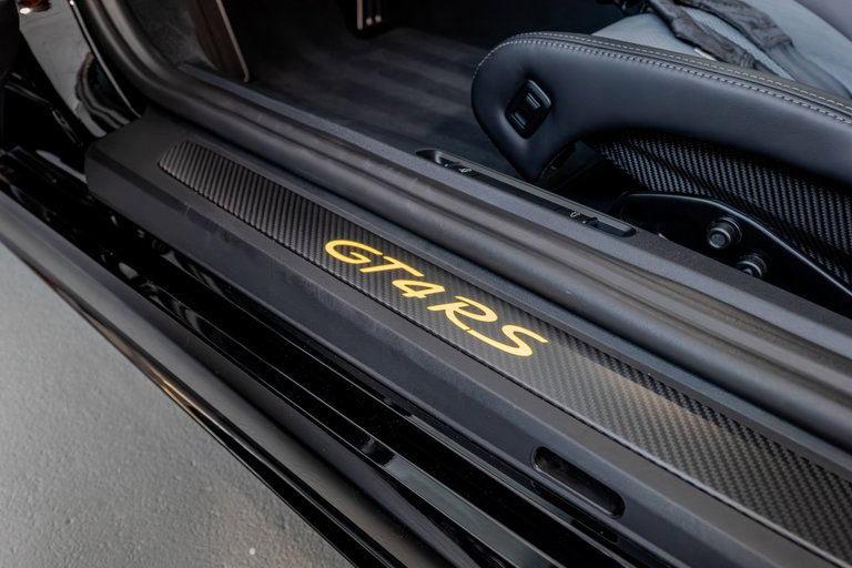 Porsche 718 Cayman GT4 RS