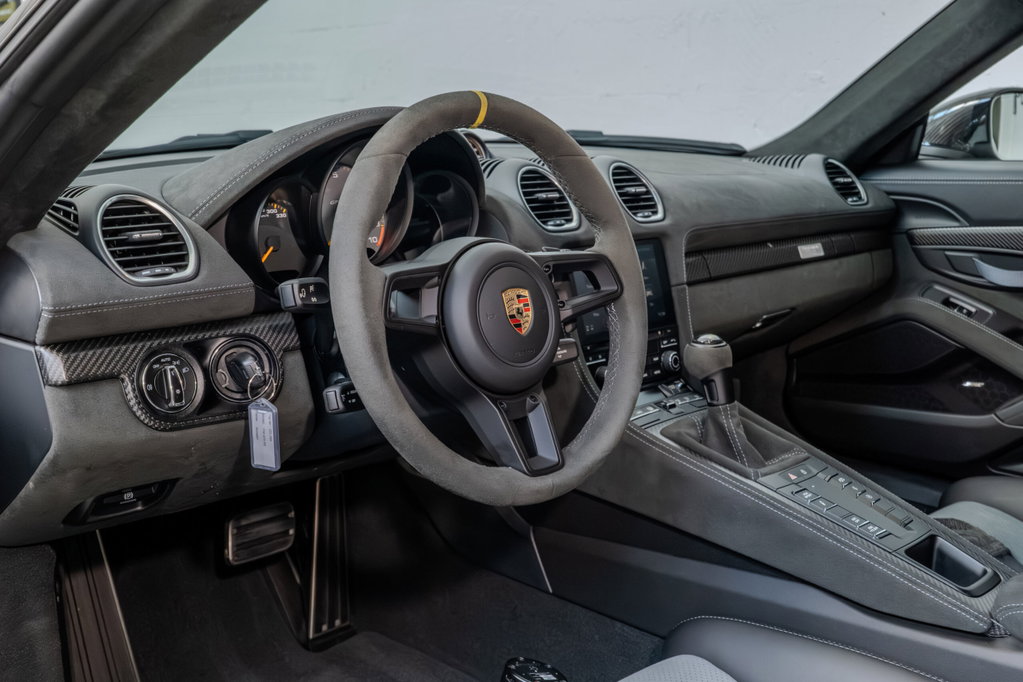 Porsche 718 Cayman GT4 RS
