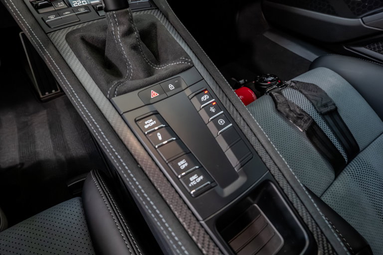 Porsche 718 Cayman GT4 RS