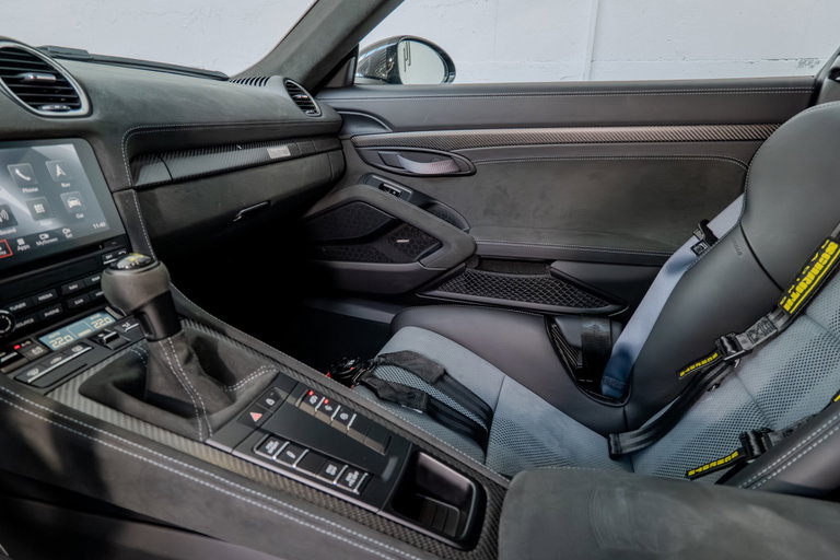 Porsche 718 Cayman GT4 RS