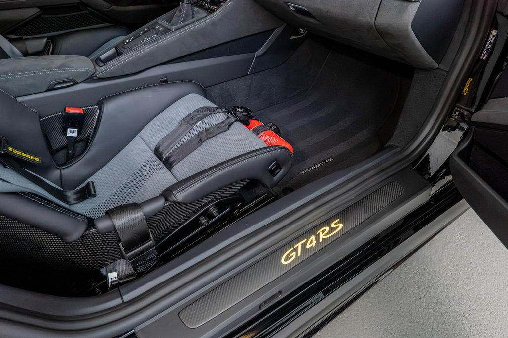 Porsche 718 Cayman GT4 RS