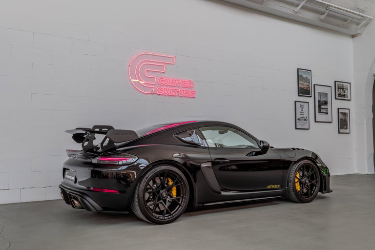 Porsche 718 Cayman GT4 RS
