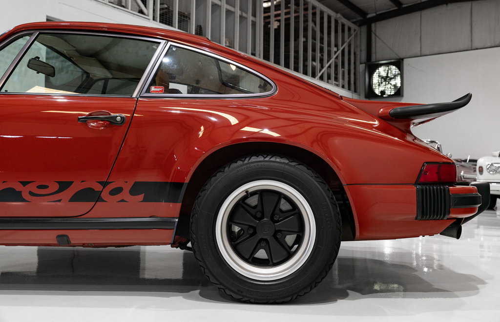 Porsche 911 Carrera (US)