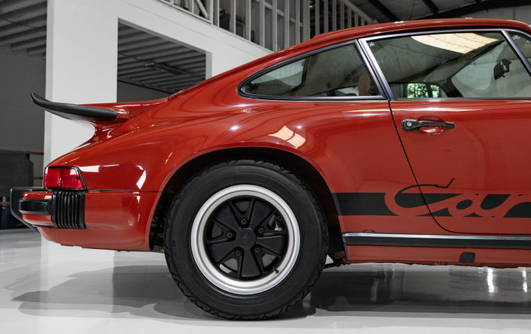 Porsche 911 Carrera (US)