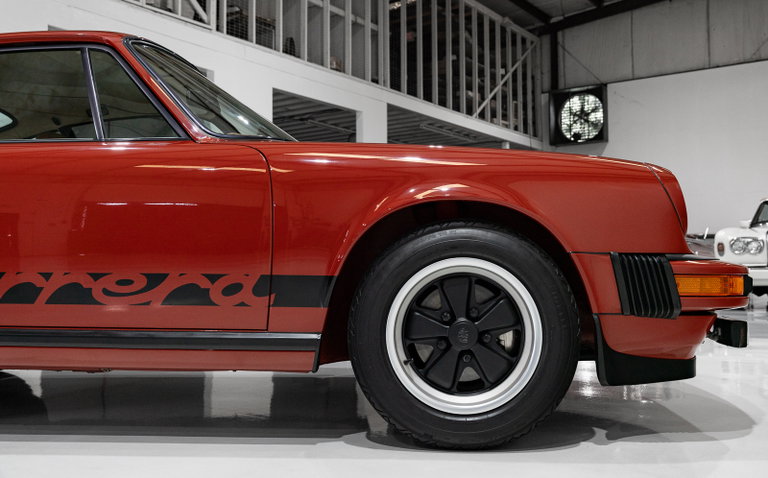 Porsche 911 Carrera (US)