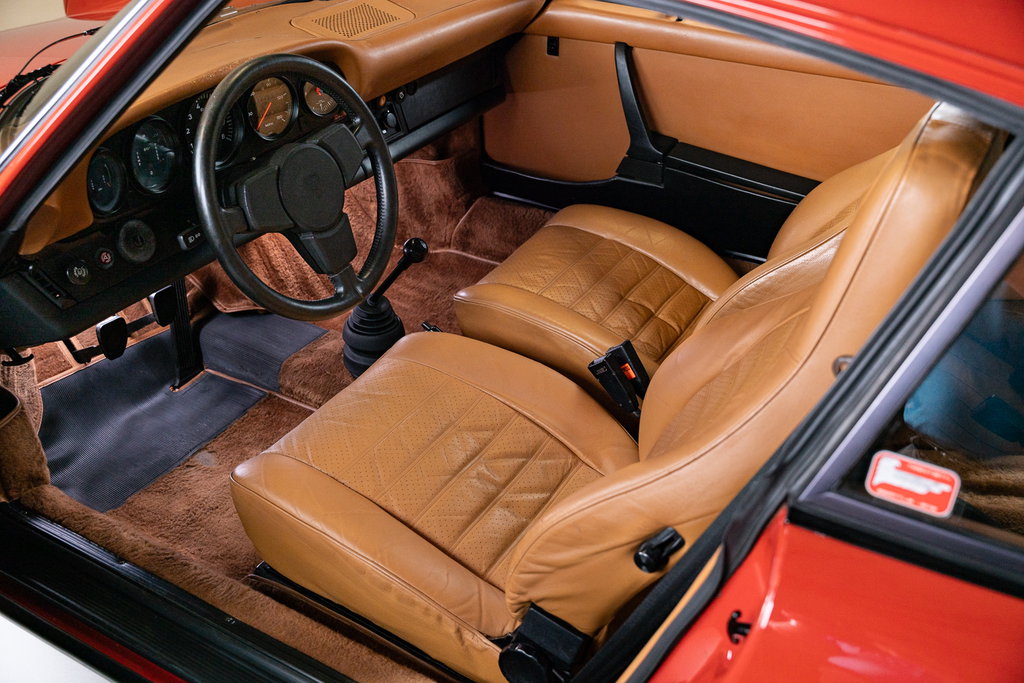 Porsche 911 Carrera (US)