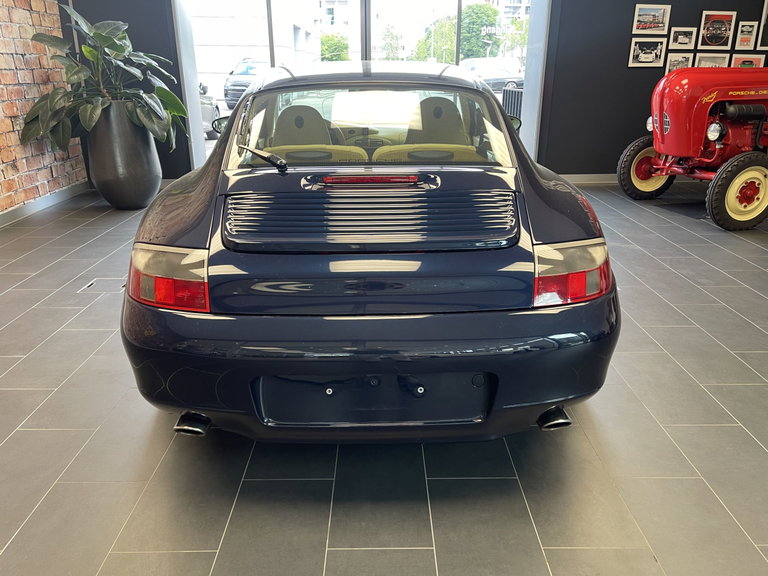 Porsche 996 Carrera 4