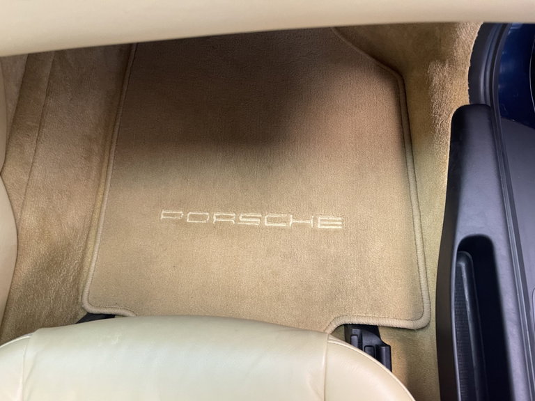 Porsche 996 Carrera 4