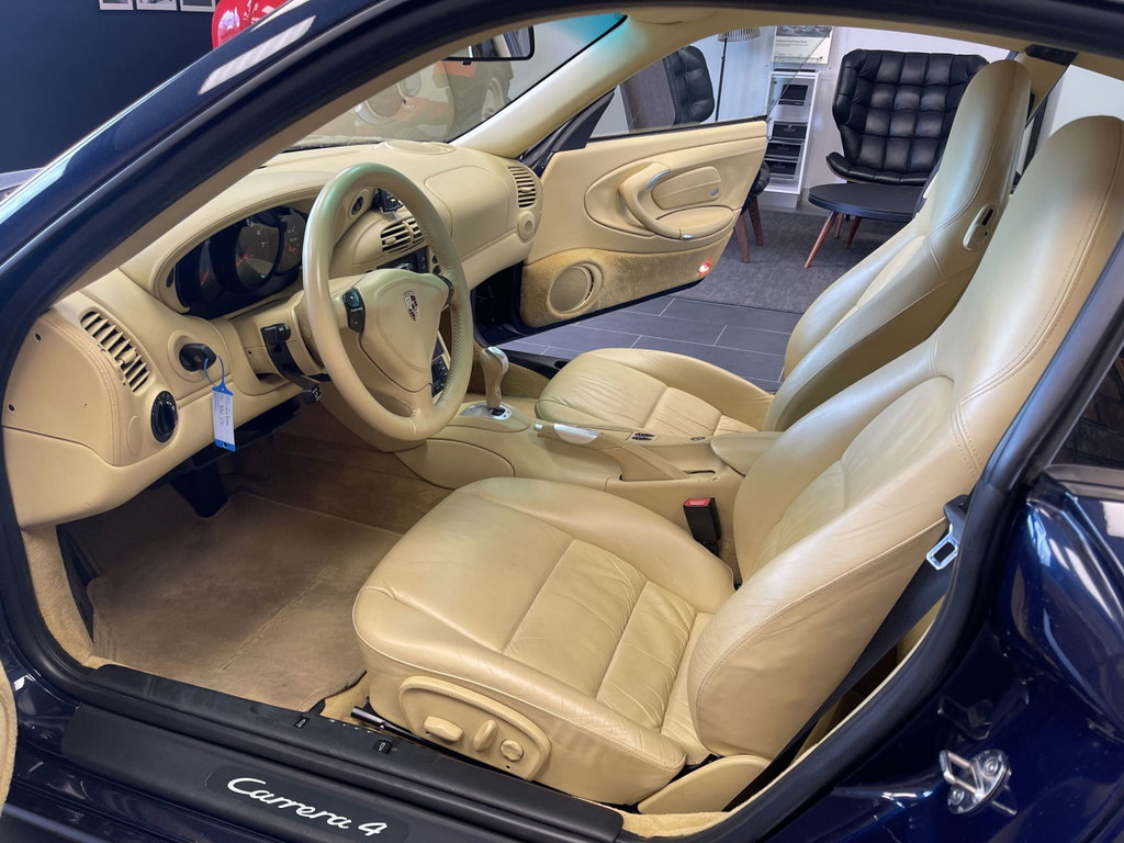 Porsche 996 Carrera 4