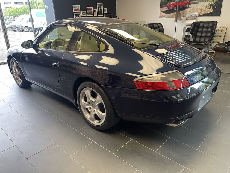 Porsche 996 Carrera 4