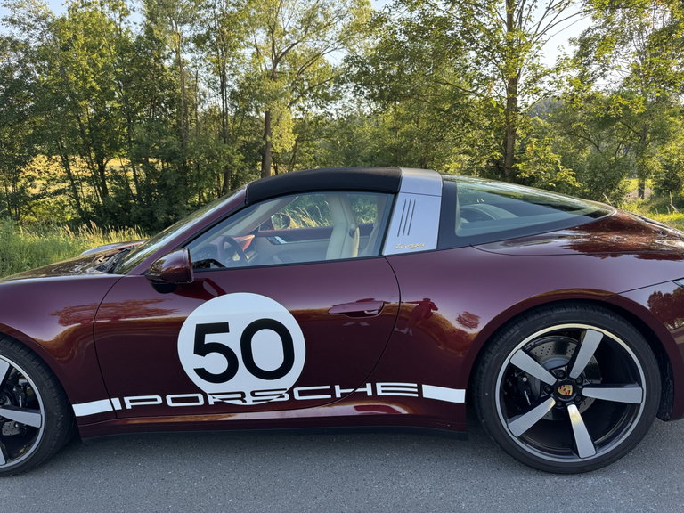 Porsche 992 Heritage Design Edition