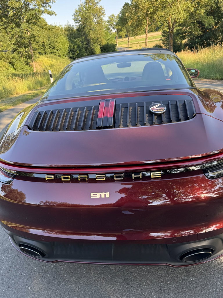 Porsche 992 Heritage Design Edition