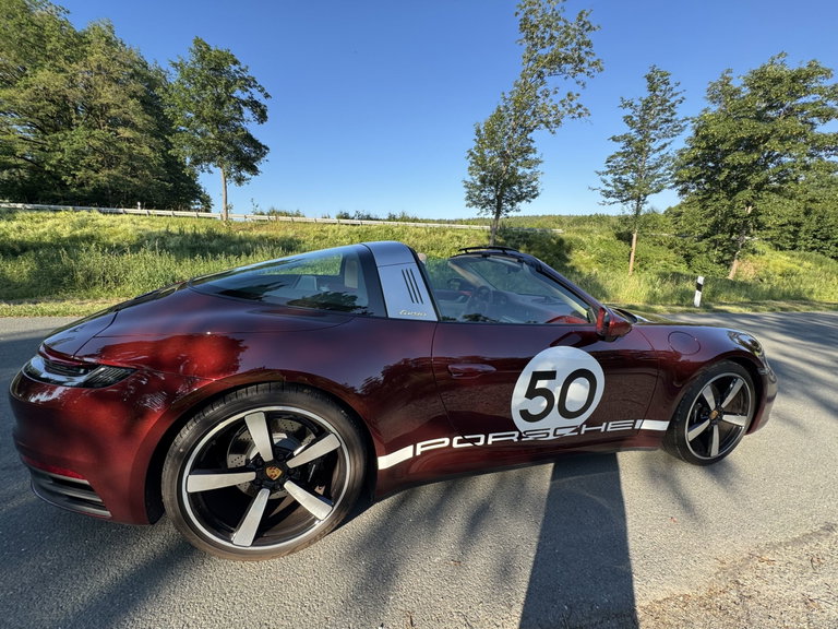 Porsche 992 Heritage Design Edition
