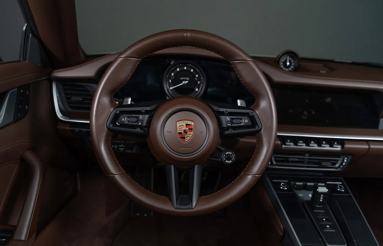 Porsche 992 Carrera 4 GTS