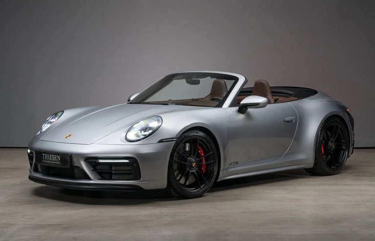Porsche 992 Carrera 4 GTS