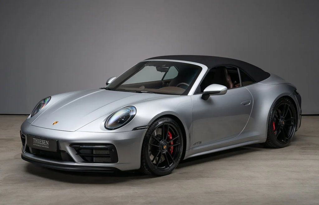 Porsche 992 Carrera 4 GTS