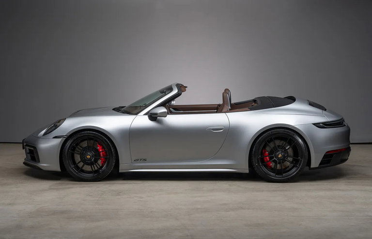 Porsche 992 Carrera 4 GTS