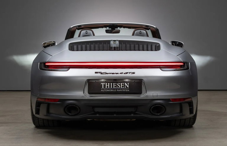Porsche 992 Carrera 4 GTS