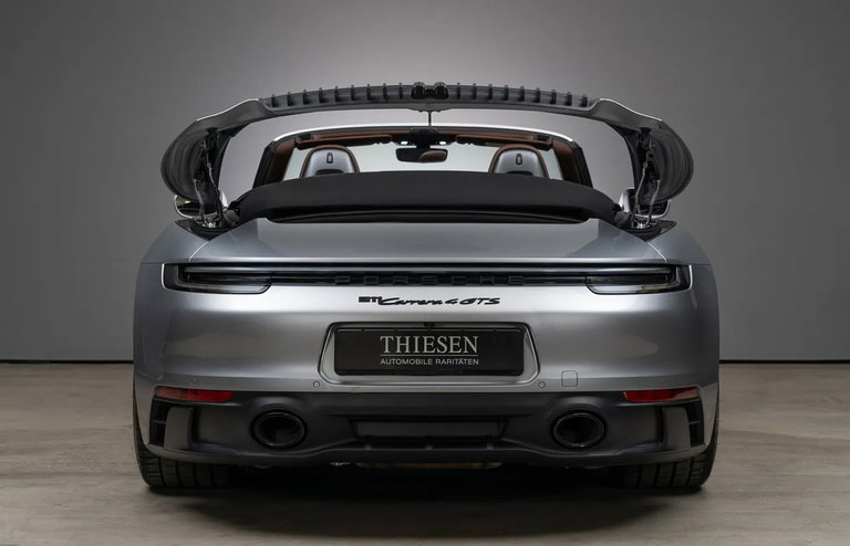 Porsche 992 Carrera 4 GTS