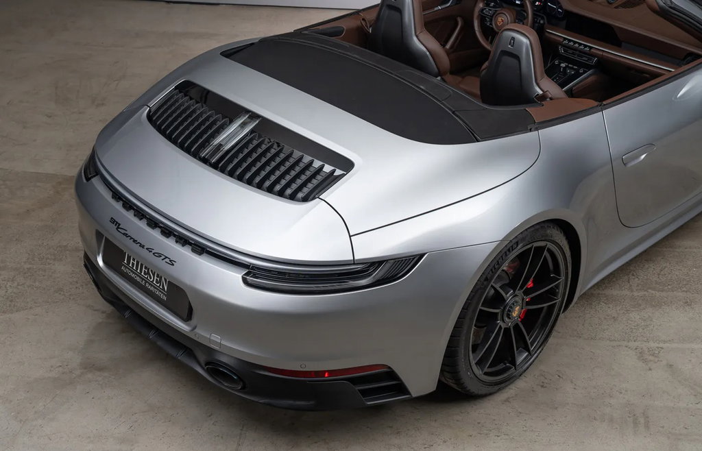 Porsche 992 Carrera 4 GTS