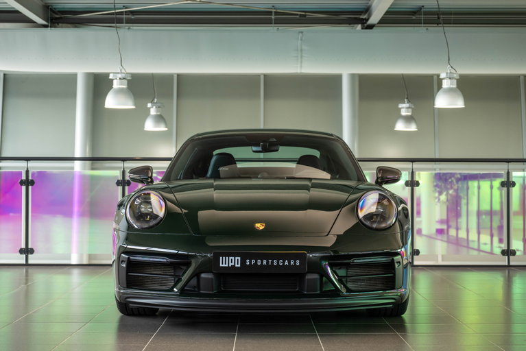Porsche 992 Carrera 4 GTS