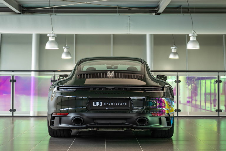 Porsche 992 Carrera 4 GTS
