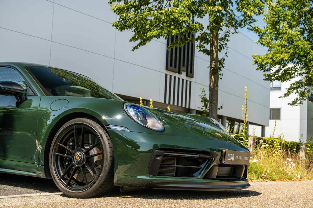 Porsche 992 Carrera 4 GTS