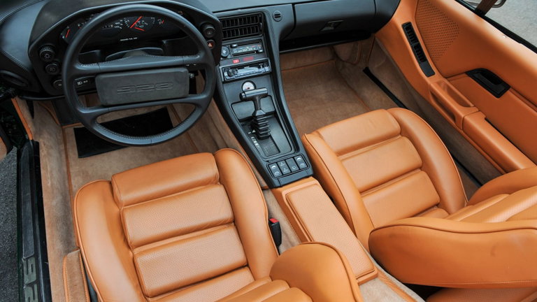 Porsche 928