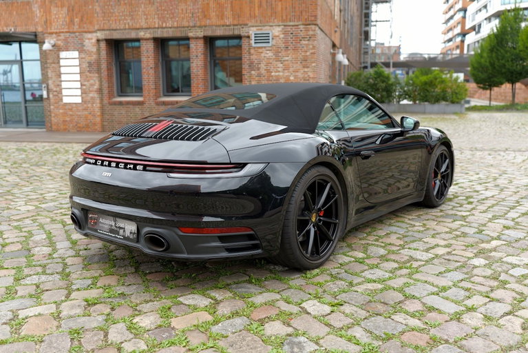 Porsche 992 Carrera 4S