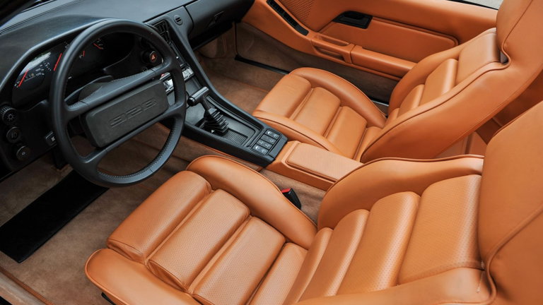 Porsche 928