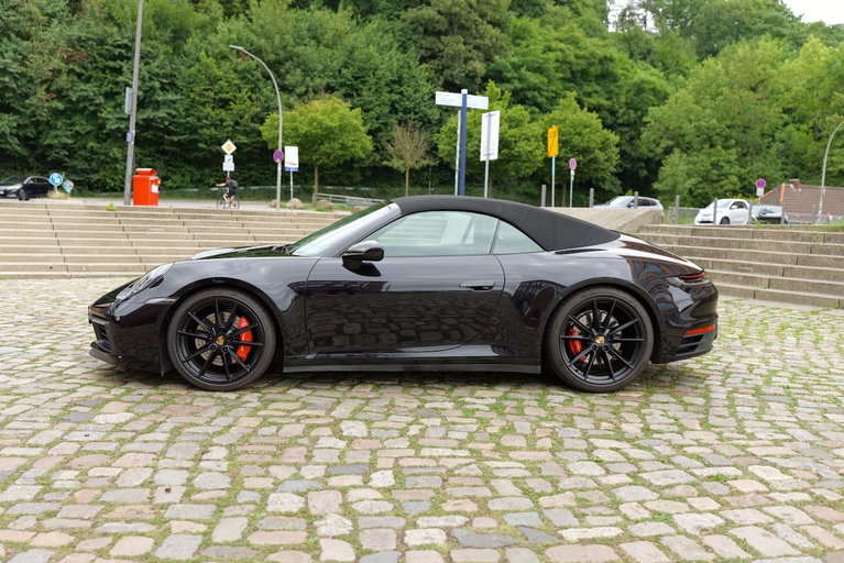Porsche 992 Carrera 4S