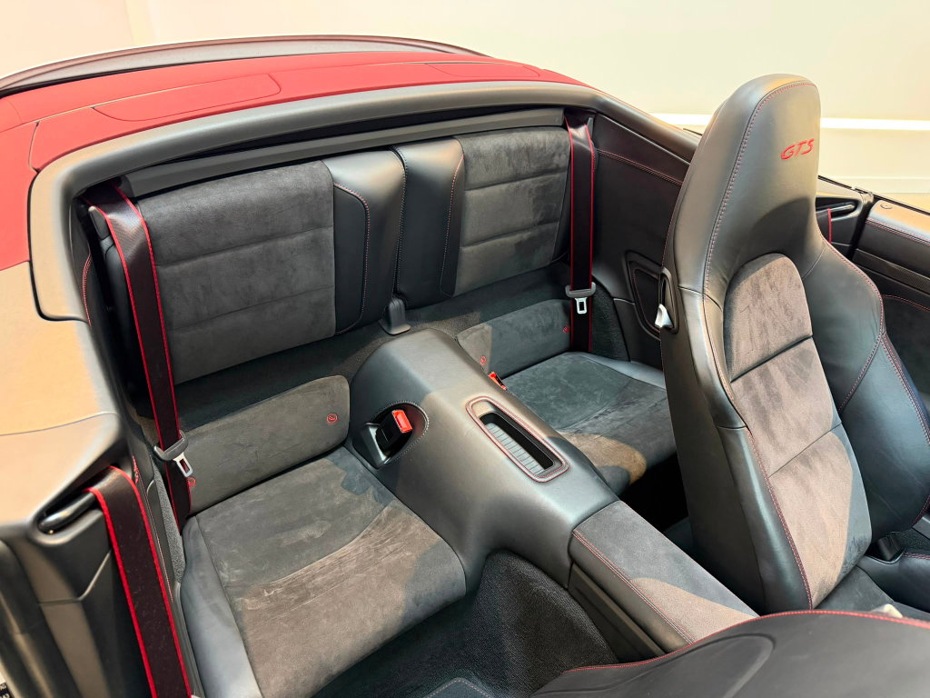 Porsche 991 Carrera 4 GTS