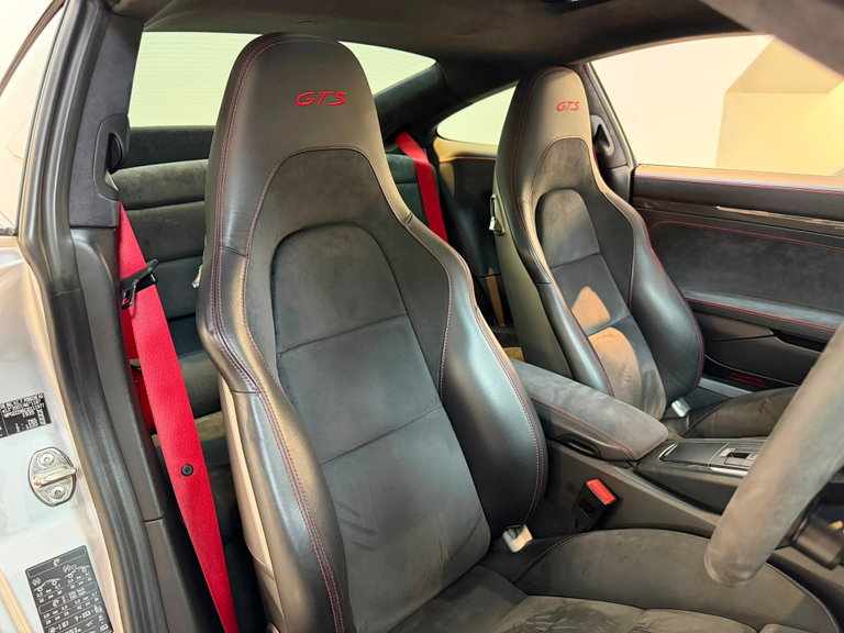 Porsche 991.2 Carrera GTS