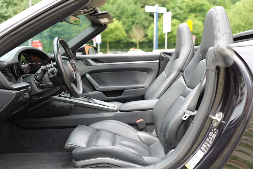 Porsche 992 Carrera 4S