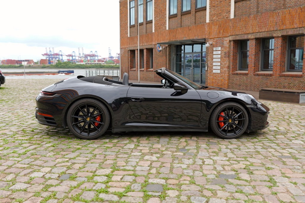 Porsche 992 Carrera 4S