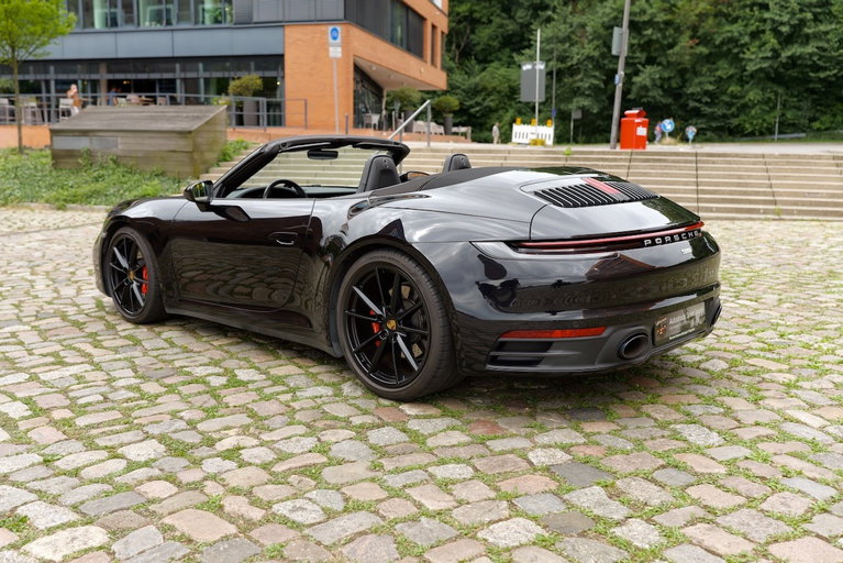 Porsche 992 Carrera 4S