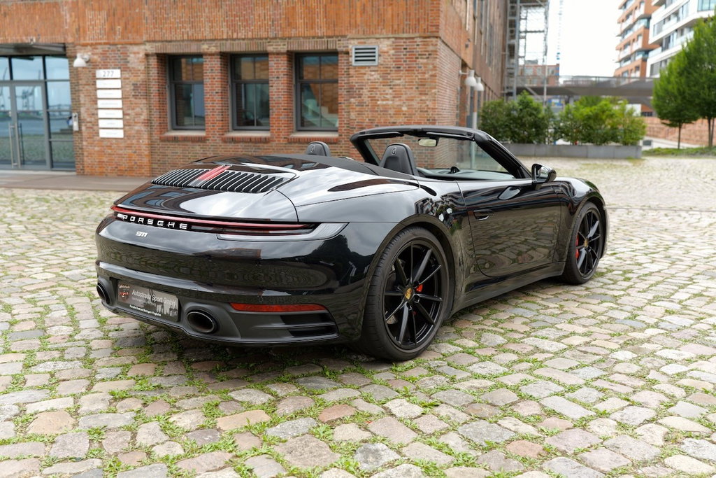 Porsche 992 Carrera 4S