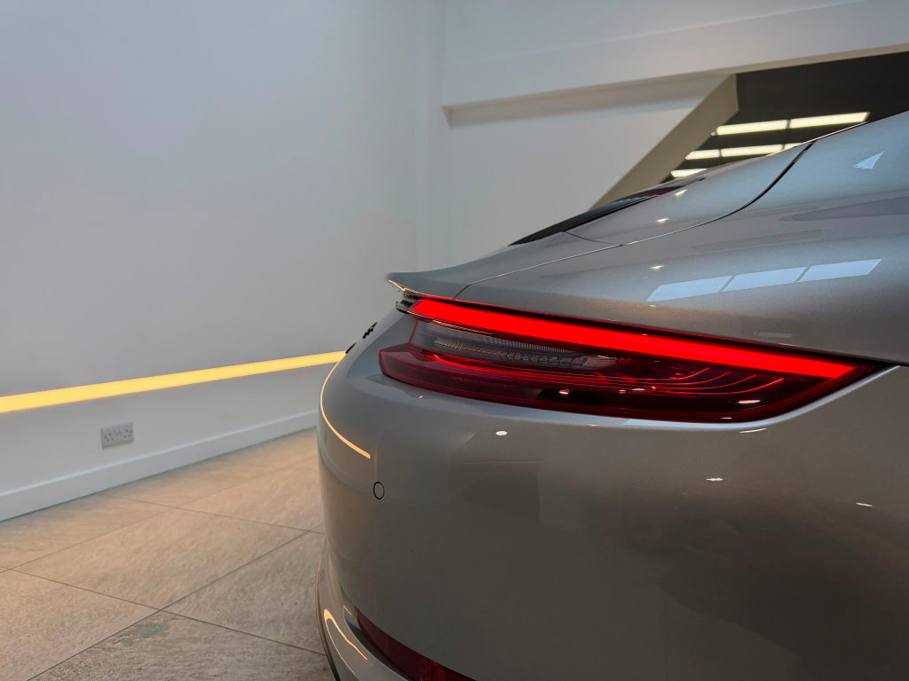 Porsche 991.2 Carrera GTS