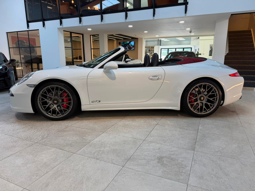 Porsche 991 Carrera 4 GTS