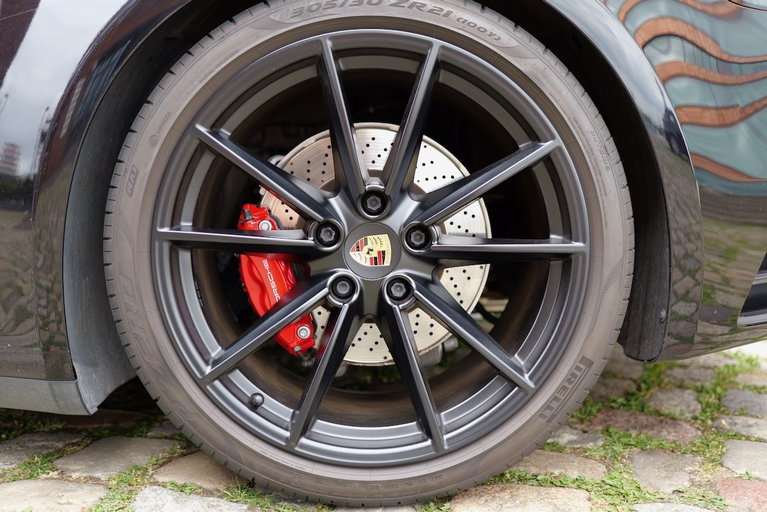 Porsche 992 Carrera 4S